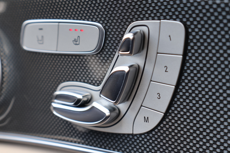 AMG Eクラス E43 4MATIC ｽﾃｰｼｮﾝﾜｺﾞﾝ　AMGｽﾀｲﾘﾝｸﾞPKG ﾚｰﾀﾞｰｾｰﾌﾃｨPKG ｴｱﾊﾞﾗﾝｽPKG ﾊﾟﾉﾗﾏSR ｷｰﾚｽGO ﾍﾞｰｼﾞｭ革 ｼｰﾄﾋｰﾀｰ 純正ﾅﾋﾞ地ﾃﾞｼﾞ 360°ｶﾒﾗ Burmesterｻﾗｳﾝﾄﾞ Applecarplay Android Auto 電動Rｹﾞｰﾄ HUD PTS AMG20ｲﾝﾁAW　2年保証