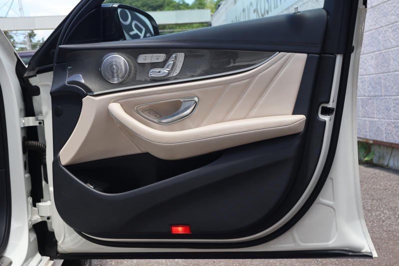 AMG Eクラス E43 4MATIC ｽﾃｰｼｮﾝﾜｺﾞﾝ　AMGｽﾀｲﾘﾝｸﾞPKG ﾚｰﾀﾞｰｾｰﾌﾃｨPKG ｴｱﾊﾞﾗﾝｽPKG ﾊﾟﾉﾗﾏSR ｷｰﾚｽGO ﾍﾞｰｼﾞｭ革 ｼｰﾄﾋｰﾀｰ 純正ﾅﾋﾞ地ﾃﾞｼﾞ 360°ｶﾒﾗ Burmesterｻﾗｳﾝﾄﾞ Applecarplay Android Auto 電動Rｹﾞｰﾄ HUD PTS AMG20ｲﾝﾁAW　2年保証