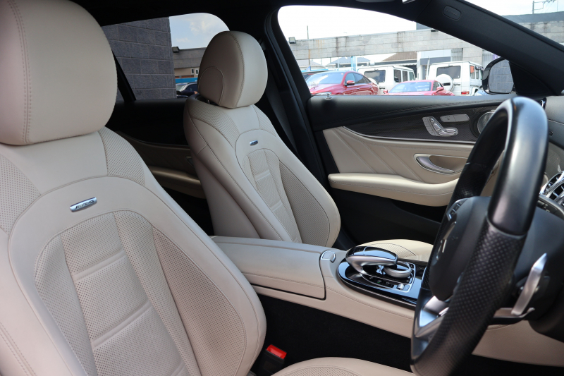 AMG Eクラス E43 4MATIC ｽﾃｰｼｮﾝﾜｺﾞﾝ　AMGｽﾀｲﾘﾝｸﾞPKG ﾚｰﾀﾞｰｾｰﾌﾃｨPKG ｴｱﾊﾞﾗﾝｽPKG ﾊﾟﾉﾗﾏSR ｷｰﾚｽGO ﾍﾞｰｼﾞｭ革 ｼｰﾄﾋｰﾀｰ 純正ﾅﾋﾞ地ﾃﾞｼﾞ 360°ｶﾒﾗ Burmesterｻﾗｳﾝﾄﾞ Applecarplay Android Auto 電動Rｹﾞｰﾄ HUD PTS AMG20ｲﾝﾁAW　2年保証