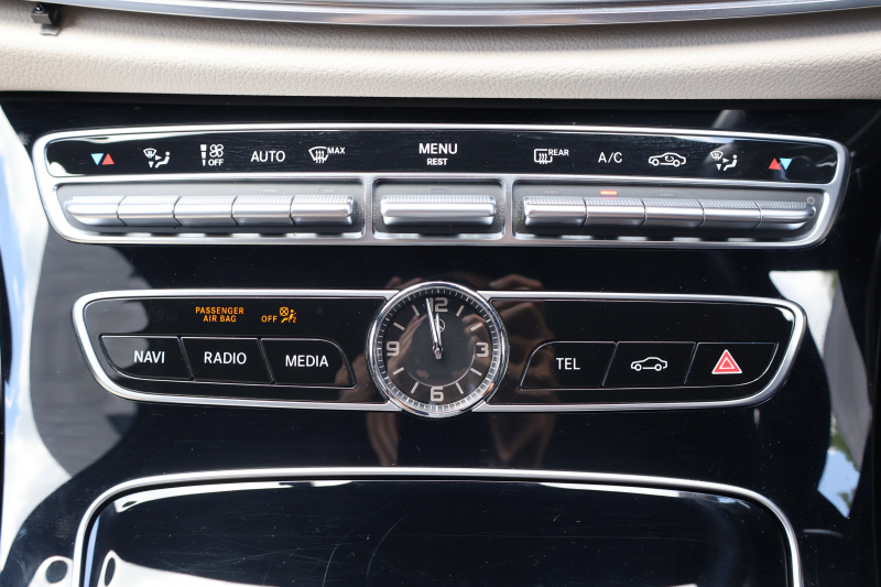 AMG Eクラス E43 4MATIC ｽﾃｰｼｮﾝﾜｺﾞﾝ　AMGｽﾀｲﾘﾝｸﾞPKG ﾚｰﾀﾞｰｾｰﾌﾃｨPKG ｴｱﾊﾞﾗﾝｽPKG ﾊﾟﾉﾗﾏSR ｷｰﾚｽGO ﾍﾞｰｼﾞｭ革 ｼｰﾄﾋｰﾀｰ 純正ﾅﾋﾞ地ﾃﾞｼﾞ 360°ｶﾒﾗ Burmesterｻﾗｳﾝﾄﾞ Applecarplay Android Auto 電動Rｹﾞｰﾄ HUD PTS AMG20ｲﾝﾁAW　2年保証