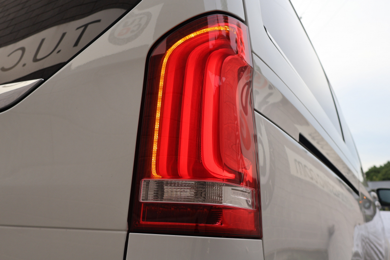 メルセデスベンツ Vクラス V220d ｽﾎﾟｰﾂ ﾛﾝｸﾞ　ﾚｰﾀﾞｰｾｰﾌﾃｨPKG AMGﾃﾞｻﾞｲﾝｴｸｽﾃﾘｱ ﾊﾟﾉﾗﾏSR 黒革ｼｰﾄ ｼｰﾄﾋｰﾀｰ 純正ﾅﾋﾞ地ﾃﾞｼﾞ 360度ｶﾒﾗｼｽﾃﾑ Burmesterｻｳﾝﾄﾞｼｽﾃﾑ LEDﾍｯﾄﾞ 電動Rｹﾞｰﾄ 両側ﾊﾟﾜｰｽﾗｲﾄﾞﾄﾞｱ 純正前後ﾄﾞﾗﾚｺ AMG19AW　2年保証