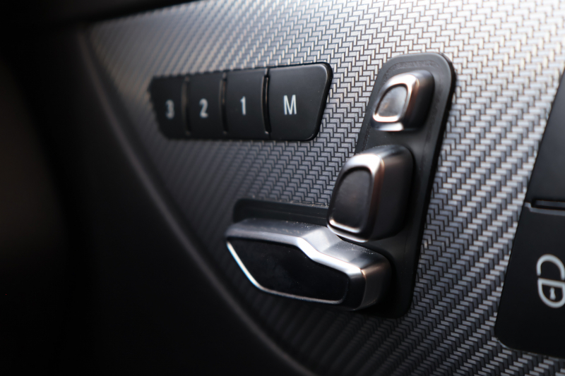 メルセデスベンツ SLCクラス SLC180 ｽﾎﾟｰﾂ ﾚｯﾄﾞｱｰﾄｴﾃﾞｨｼｮﾝ　限定車 ﾚｯﾄﾞｱｸｾﾝﾄ ﾚｰﾀﾞｰｾｰﾌﾃｨPKG AMGｽﾀｲﾘﾝｸﾞPKG 黒革ｼｰﾄ ｼｰﾄﾋｰﾀｰ ｴｱｽｶｰﾌ 純正ﾅﾋﾞ地ﾃﾞｼﾞ Bﾓﾆﾀｰ AppleCarPlay  ｷｰﾚｽGO ｽﾎﾟｰﾂｻｽﾍﾟﾝｼｮﾝ 専用AMG18AW　2年保証