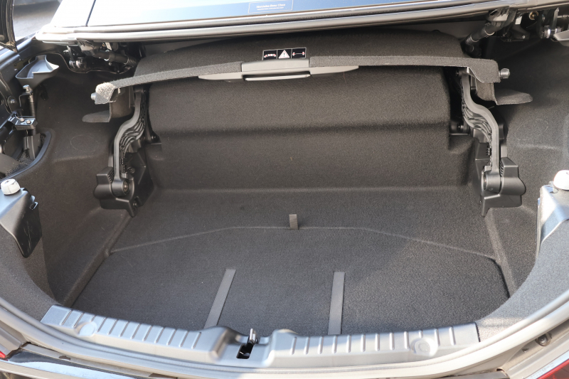 メルセデスベンツ SLCクラス SLC180 ｽﾎﾟｰﾂ ﾚｯﾄﾞｱｰﾄｴﾃﾞｨｼｮﾝ　限定車 ﾚｯﾄﾞｱｸｾﾝﾄ ﾚｰﾀﾞｰｾｰﾌﾃｨPKG AMGｽﾀｲﾘﾝｸﾞPKG 黒革ｼｰﾄ ｼｰﾄﾋｰﾀｰ ｴｱｽｶｰﾌ 純正ﾅﾋﾞ地ﾃﾞｼﾞ Bﾓﾆﾀｰ AppleCarPlay  ｷｰﾚｽGO ｽﾎﾟｰﾂｻｽﾍﾟﾝｼｮﾝ 専用AMG18AW　2年保証