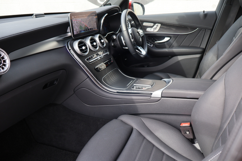 メルセデスベンツ GLCクーペ GLC220d 4MATIC ｸｰﾍﾟ AMGﾗｲﾝ　後期型 ﾚｻﾞｰｴｸｽｸﾙｰｼﾌﾞPKG ﾚｰﾀﾞｰｾｰﾌﾃｨPKG ｴｱﾊﾞﾗﾝｽPKG ｶﾞﾗｽSR 黒革 ｼｰﾄﾋｰﾀ ﾍﾞﾝﾁﾚｰﾀ 純正10.25ｲﾝﾁﾅﾋﾞ地ﾃﾞｼﾞ ｺｯｸﾋﾟｯﾄDisp 360°ｶﾒﾗ 電動Rｹﾞｰﾄ HUD AMG19ｲﾝﾁAW　新車保証