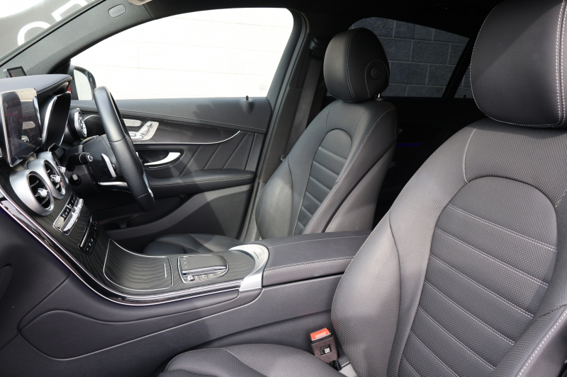 メルセデスベンツ GLCクーペ GLC220d 4MATIC ｸｰﾍﾟ AMGﾗｲﾝ　後期型 ﾚｻﾞｰｴｸｽｸﾙｰｼﾌﾞPKG ﾚｰﾀﾞｰｾｰﾌﾃｨPKG ｴｱﾊﾞﾗﾝｽPKG ｶﾞﾗｽSR 黒革 ｼｰﾄﾋｰﾀ ﾍﾞﾝﾁﾚｰﾀ 純正10.25ｲﾝﾁﾅﾋﾞ地ﾃﾞｼﾞ ｺｯｸﾋﾟｯﾄDisp 360°ｶﾒﾗ 電動Rｹﾞｰﾄ HUD AMG19ｲﾝﾁAW　新車保証