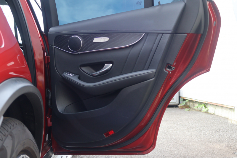 メルセデスベンツ GLCクーペ GLC220d 4MATIC ｸｰﾍﾟ AMGﾗｲﾝ　後期型 ﾚｻﾞｰｴｸｽｸﾙｰｼﾌﾞPKG ﾚｰﾀﾞｰｾｰﾌﾃｨPKG ｴｱﾊﾞﾗﾝｽPKG ｶﾞﾗｽSR 黒革 ｼｰﾄﾋｰﾀ ﾍﾞﾝﾁﾚｰﾀ 純正10.25ｲﾝﾁﾅﾋﾞ地ﾃﾞｼﾞ ｺｯｸﾋﾟｯﾄDisp 360°ｶﾒﾗ 電動Rｹﾞｰﾄ HUD AMG19ｲﾝﾁAW　新車保証