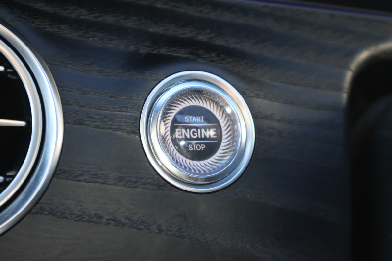 メルセデスベンツ Eクラス E300 ｽﾃｰｼｮﾝﾜｺﾞﾝ ｽﾎﾟｰﾂ　後期型 ｴｸｽｸﾙｰｼﾌﾞPKG ｴｱﾊﾞﾗﾝｽPKG ﾚｰﾀﾞｰｾｰﾌﾃｨPKG 1ｵｰﾅｰ ﾊﾟﾉﾗﾏSR 黒ﾅｯﾊﾟ革 ｼｰﾄﾋｰﾀ MBUX 純正ﾅﾋﾞ地ﾃﾞｼﾞ  AppleCarPlay 360°ｶﾒﾗ Burmester ﾜｲﾔﾚｽﾁｬｰｼﾞﾝｸﾞ HUD PTS ｴｱｻｽ AMG19ｲﾝﾁAW　2年保証