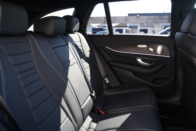 メルセデスベンツ Eクラス E300 ｽﾃｰｼｮﾝﾜｺﾞﾝ ｽﾎﾟｰﾂ　後期型 ｴｸｽｸﾙｰｼﾌﾞPKG ｴｱﾊﾞﾗﾝｽPKG ﾚｰﾀﾞｰｾｰﾌﾃｨPKG 1ｵｰﾅｰ ﾊﾟﾉﾗﾏSR 黒ﾅｯﾊﾟ革 ｼｰﾄﾋｰﾀ MBUX 純正ﾅﾋﾞ地ﾃﾞｼﾞ  AppleCarPlay 360°ｶﾒﾗ Burmester ﾜｲﾔﾚｽﾁｬｰｼﾞﾝｸﾞ HUD PTS ｴｱｻｽ AMG19ｲﾝﾁAW　2年保証