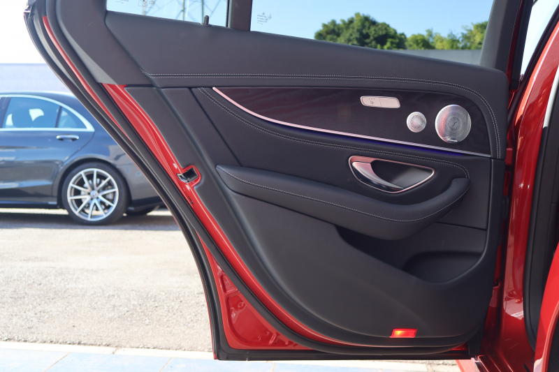 メルセデスベンツ Eクラス E300 ｽﾃｰｼｮﾝﾜｺﾞﾝ ｽﾎﾟｰﾂ　後期型 ｴｸｽｸﾙｰｼﾌﾞPKG ｴｱﾊﾞﾗﾝｽPKG ﾚｰﾀﾞｰｾｰﾌﾃｨPKG 1ｵｰﾅｰ ﾊﾟﾉﾗﾏSR 黒ﾅｯﾊﾟ革 ｼｰﾄﾋｰﾀ MBUX 純正ﾅﾋﾞ地ﾃﾞｼﾞ  AppleCarPlay 360°ｶﾒﾗ Burmester ﾜｲﾔﾚｽﾁｬｰｼﾞﾝｸﾞ HUD PTS ｴｱｻｽ AMG19ｲﾝﾁAW　2年保証