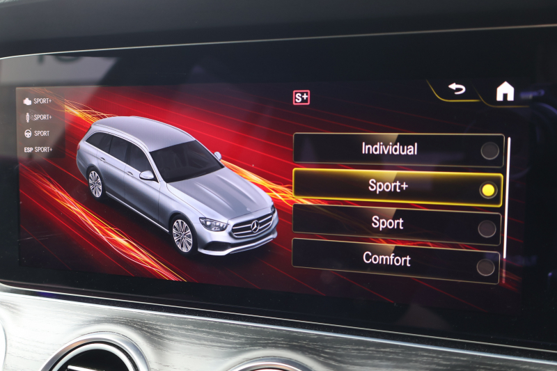 メルセデスベンツ Eクラス E300 ｽﾃｰｼｮﾝﾜｺﾞﾝ ｽﾎﾟｰﾂ　後期型 ｴｸｽｸﾙｰｼﾌﾞPKG ｴｱﾊﾞﾗﾝｽPKG ﾚｰﾀﾞｰｾｰﾌﾃｨPKG 1ｵｰﾅｰ ﾊﾟﾉﾗﾏSR 黒ﾅｯﾊﾟ革 ｼｰﾄﾋｰﾀ MBUX 純正ﾅﾋﾞ地ﾃﾞｼﾞ  AppleCarPlay 360°ｶﾒﾗ Burmester ﾜｲﾔﾚｽﾁｬｰｼﾞﾝｸﾞ HUD PTS ｴｱｻｽ AMG19ｲﾝﾁAW　2年保証