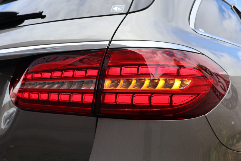 メルセデスベンツ Eクラス E300 ｽﾃｰｼｮﾝﾜｺﾞﾝ ｽﾎﾟｰﾂ　後期型 ｴｸｽｸﾙｰｼﾌﾞPKG ｴｱﾊﾞﾗﾝｽPKG ﾚｰﾀﾞｰｾｰﾌﾃｨPKG 1ｵｰﾅｰ ﾊﾟﾉﾗﾏSR 黒ﾅｯﾊﾟ革 ｼｰﾄﾋｰﾀ MBUX 純正ﾅﾋﾞ地ﾃﾞｼﾞ  AppleCarPlay 360°ｶﾒﾗ Burmester ﾜｲﾔﾚｽﾁｬｰｼﾞﾝｸﾞ HUD PTS ｴｱｻｽ AMG19ｲﾝﾁAW　2年保証