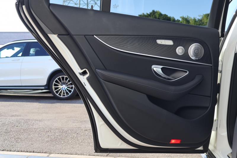 メルセデスベンツ Eクラス E220d 4MATIC ｵｰﾙﾃﾚｲﾝ ﾛｰﾚｳｽｴﾃﾞｨｼｮﾝ　特別仕様車  ﾚｰﾀﾞｰｾｰﾌﾃｨPKG ｴｱﾊﾞﾗﾝｽPKG ﾊﾟﾉﾗﾏSR ｷｰﾚｽGO 黒ﾅｯﾊﾟ革 ｼｰﾄﾋｰﾀｰ ﾍﾞﾝﾁﾚｰﾀｰ ｽﾃｱﾘﾝｸﾞﾋｰﾀｰ 純正ﾅﾋﾞ地ﾃﾞｼﾞ 360°ｶﾒﾗ Burmester Applecarplay 電動Rｹﾞｰﾄ HUD 専用19ｲﾝﾁAW　2年保証