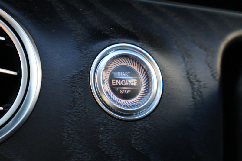 メルセデスベンツ Eクラス E220d 4MATIC ｵｰﾙﾃﾚｲﾝ ﾛｰﾚｳｽｴﾃﾞｨｼｮﾝ　特別仕様車  ﾚｰﾀﾞｰｾｰﾌﾃｨPKG ｴｱﾊﾞﾗﾝｽPKG ﾊﾟﾉﾗﾏSR ｷｰﾚｽGO 黒ﾅｯﾊﾟ革 ｼｰﾄﾋｰﾀｰ ﾍﾞﾝﾁﾚｰﾀｰ ｽﾃｱﾘﾝｸﾞﾋｰﾀｰ 純正ﾅﾋﾞ地ﾃﾞｼﾞ 360°ｶﾒﾗ Burmester Applecarplay 電動Rｹﾞｰﾄ HUD 専用19ｲﾝﾁAW　2年保証