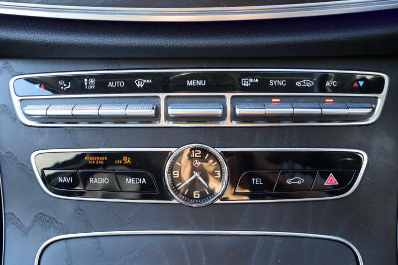 メルセデスベンツ Eクラス E220d 4MATIC ｵｰﾙﾃﾚｲﾝ ﾛｰﾚｳｽｴﾃﾞｨｼｮﾝ　特別仕様車  ﾚｰﾀﾞｰｾｰﾌﾃｨPKG ｴｱﾊﾞﾗﾝｽPKG ﾊﾟﾉﾗﾏSR ｷｰﾚｽGO 黒ﾅｯﾊﾟ革 ｼｰﾄﾋｰﾀｰ ﾍﾞﾝﾁﾚｰﾀｰ ｽﾃｱﾘﾝｸﾞﾋｰﾀｰ 純正ﾅﾋﾞ地ﾃﾞｼﾞ 360°ｶﾒﾗ Burmester Applecarplay 電動Rｹﾞｰﾄ HUD 専用19ｲﾝﾁAW　2年保証