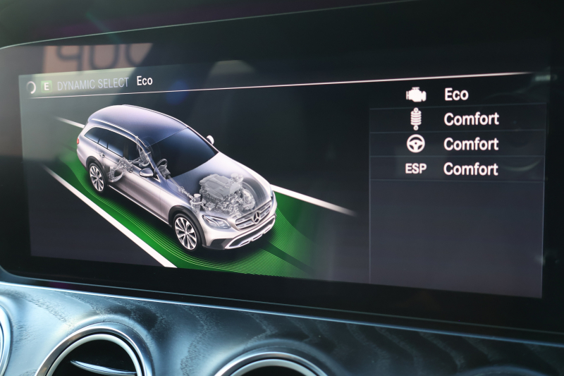 メルセデスベンツ Eクラス E220d 4MATIC ｵｰﾙﾃﾚｲﾝ ﾛｰﾚｳｽｴﾃﾞｨｼｮﾝ　特別仕様車  ﾚｰﾀﾞｰｾｰﾌﾃｨPKG ｴｱﾊﾞﾗﾝｽPKG ﾊﾟﾉﾗﾏSR ｷｰﾚｽGO 黒ﾅｯﾊﾟ革 ｼｰﾄﾋｰﾀｰ ﾍﾞﾝﾁﾚｰﾀｰ ｽﾃｱﾘﾝｸﾞﾋｰﾀｰ 純正ﾅﾋﾞ地ﾃﾞｼﾞ 360°ｶﾒﾗ Burmester Applecarplay 電動Rｹﾞｰﾄ HUD 専用19ｲﾝﾁAW　2年保証