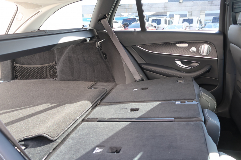 メルセデスベンツ Eクラス E220d 4MATIC ｵｰﾙﾃﾚｲﾝ ﾛｰﾚｳｽｴﾃﾞｨｼｮﾝ　特別仕様車  ﾚｰﾀﾞｰｾｰﾌﾃｨPKG ｴｱﾊﾞﾗﾝｽPKG ﾊﾟﾉﾗﾏSR ｷｰﾚｽGO 黒ﾅｯﾊﾟ革 ｼｰﾄﾋｰﾀｰ ﾍﾞﾝﾁﾚｰﾀｰ ｽﾃｱﾘﾝｸﾞﾋｰﾀｰ 純正ﾅﾋﾞ地ﾃﾞｼﾞ 360°ｶﾒﾗ Burmester Applecarplay 電動Rｹﾞｰﾄ HUD 専用19ｲﾝﾁAW　2年保証