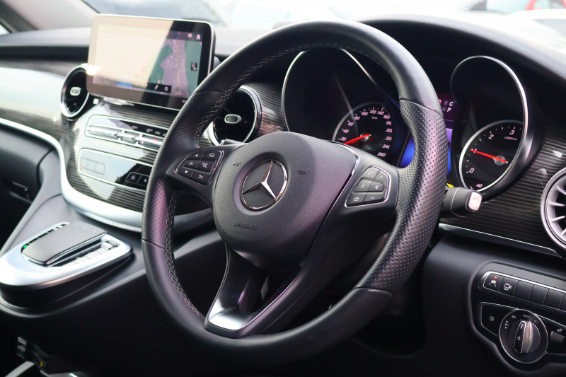 メルセデスベンツ Vクラス V220d ﾏﾙｺﾎﾟｰﾛﾎﾗｲｿﾞﾝ 　ﾚｰﾀﾞｰｾｰﾌﾃｨPKG 1ｵｰﾅｰ ﾎﾟｯﾌﾟｱｯﾌﾟﾙｰﾌ 最大5名就寝可能 回転式ｼｰﾄ 黒革 ｼｰﾄﾋｰﾀｰ ﾍﾞﾝﾁﾚｰﾀｰ MBUX 純正10.25ｲﾝﾁﾅﾋﾞ地ﾃﾞｼﾞ 360°ｶﾒﾗ 電動ﾃﾞｭｱﾙｽﾗｲﾄﾞﾄﾞｱ 電動Rｹﾞｰﾄ LEDﾍｯﾄﾞﾗｲﾄ 純正18ｲﾝﾁAW　2年保証