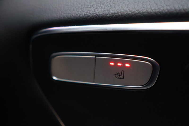 メルセデスベンツ Vクラス V220d ﾏﾙｺﾎﾟｰﾛﾎﾗｲｿﾞﾝ 　ﾚｰﾀﾞｰｾｰﾌﾃｨPKG 1ｵｰﾅｰ ﾎﾟｯﾌﾟｱｯﾌﾟﾙｰﾌ 最大5名就寝可能 回転式ｼｰﾄ 黒革 ｼｰﾄﾋｰﾀｰ ﾍﾞﾝﾁﾚｰﾀｰ MBUX 純正10.25ｲﾝﾁﾅﾋﾞ地ﾃﾞｼﾞ 360°ｶﾒﾗ 電動ﾃﾞｭｱﾙｽﾗｲﾄﾞﾄﾞｱ 電動Rｹﾞｰﾄ LEDﾍｯﾄﾞﾗｲﾄ 純正18ｲﾝﾁAW　2年保証