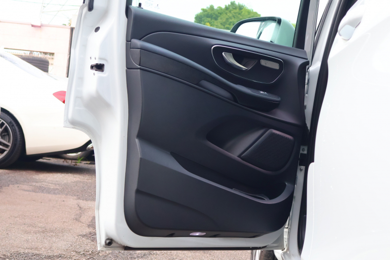 メルセデスベンツ Vクラス V220d ﾏﾙｺﾎﾟｰﾛﾎﾗｲｿﾞﾝ 　ﾚｰﾀﾞｰｾｰﾌﾃｨPKG 1ｵｰﾅｰ ﾎﾟｯﾌﾟｱｯﾌﾟﾙｰﾌ 最大5名就寝可能 回転式ｼｰﾄ 黒革 ｼｰﾄﾋｰﾀｰ ﾍﾞﾝﾁﾚｰﾀｰ MBUX 純正10.25ｲﾝﾁﾅﾋﾞ地ﾃﾞｼﾞ 360°ｶﾒﾗ 電動ﾃﾞｭｱﾙｽﾗｲﾄﾞﾄﾞｱ 電動Rｹﾞｰﾄ LEDﾍｯﾄﾞﾗｲﾄ 純正18ｲﾝﾁAW　2年保証