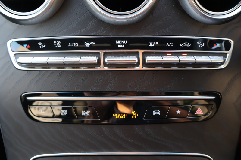 メルセデスベンツ GLCクーペ GLC220d 4MATIC ｸｰﾍﾟ AMGﾗｲﾝ　後期型 ﾚｻﾞｰｴｸｽｸﾙｰｼﾌﾞPKG ﾚｰﾀﾞｰｾｰﾌﾃｨPKG ｴｱﾊﾞﾗﾝｽPKG 1ｵｰﾅｰ ｶﾞﾗｽSR 黒革 ｼｰﾄﾋｰﾀ ﾍﾞﾝﾁﾚｰﾀ 純正10.25ｲﾝﾁﾅﾋﾞ地ﾃﾞｼﾞ ｺｯｸﾋﾟｯﾄDisp 360°ｶﾒﾗ Burmester 電動Rｹﾞｰﾄ HUD ﾘｱAAC AMG19ｲﾝﾁAW　2年保証