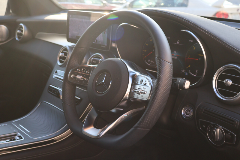 メルセデスベンツ GLCクーペ GLC220d 4MATIC ｸｰﾍﾟ AMGﾗｲﾝ　後期型 ﾚｻﾞｰｴｸｽｸﾙｰｼﾌﾞPKG ﾚｰﾀﾞｰｾｰﾌﾃｨPKG ｴｱﾊﾞﾗﾝｽPKG 1ｵｰﾅｰ ｶﾞﾗｽSR 黒革 ｼｰﾄﾋｰﾀ ﾍﾞﾝﾁﾚｰﾀ 純正10.25ｲﾝﾁﾅﾋﾞ地ﾃﾞｼﾞ ｺｯｸﾋﾟｯﾄDisp 360°ｶﾒﾗ Burmester 電動Rｹﾞｰﾄ HUD ﾘｱAAC AMG19ｲﾝﾁAW　2年保証