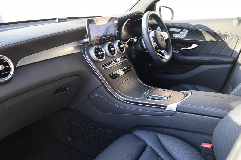 メルセデスベンツ GLCクーペ GLC220d 4MATIC ｸｰﾍﾟ AMGﾗｲﾝ　後期型 ﾚｻﾞｰｴｸｽｸﾙｰｼﾌﾞPKG ﾚｰﾀﾞｰｾｰﾌﾃｨPKG ｴｱﾊﾞﾗﾝｽPKG 1ｵｰﾅｰ ｶﾞﾗｽSR 黒革 ｼｰﾄﾋｰﾀ ﾍﾞﾝﾁﾚｰﾀ 純正10.25ｲﾝﾁﾅﾋﾞ地ﾃﾞｼﾞ ｺｯｸﾋﾟｯﾄDisp 360°ｶﾒﾗ Burmester 電動Rｹﾞｰﾄ HUD ﾘｱAAC AMG19ｲﾝﾁAW　2年保証