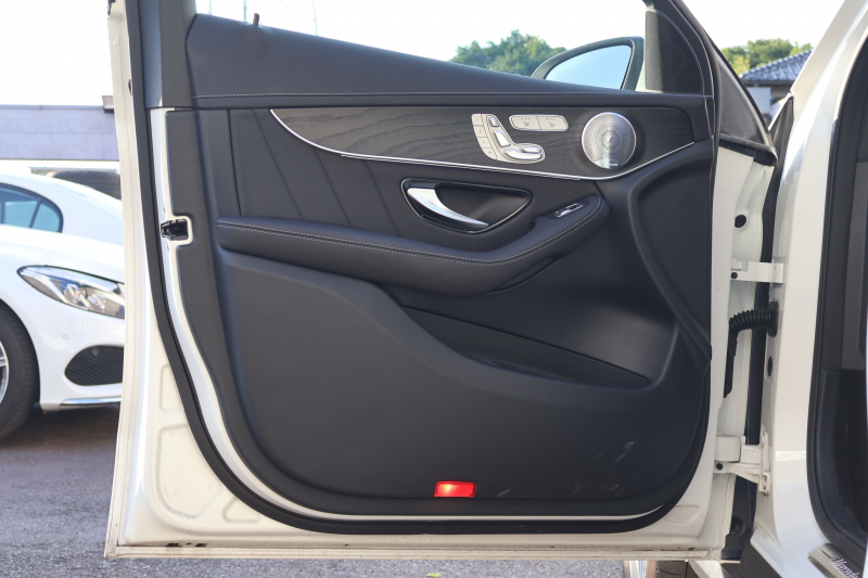 メルセデスベンツ GLCクーペ GLC220d 4MATIC ｸｰﾍﾟ AMGﾗｲﾝ　後期型 ﾚｻﾞｰｴｸｽｸﾙｰｼﾌﾞPKG ﾚｰﾀﾞｰｾｰﾌﾃｨPKG ｴｱﾊﾞﾗﾝｽPKG 1ｵｰﾅｰ ｶﾞﾗｽSR 黒革 ｼｰﾄﾋｰﾀ ﾍﾞﾝﾁﾚｰﾀ 純正10.25ｲﾝﾁﾅﾋﾞ地ﾃﾞｼﾞ ｺｯｸﾋﾟｯﾄDisp 360°ｶﾒﾗ Burmester 電動Rｹﾞｰﾄ HUD ﾘｱAAC AMG19ｲﾝﾁAW　2年保証