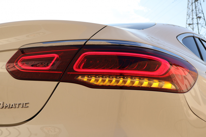 メルセデスベンツ GLCクーペ GLC220d 4MATIC ｸｰﾍﾟ AMGﾗｲﾝ　後期型 ﾚｻﾞｰｴｸｽｸﾙｰｼﾌﾞPKG ﾚｰﾀﾞｰｾｰﾌﾃｨPKG ｴｱﾊﾞﾗﾝｽPKG 1ｵｰﾅｰ ｶﾞﾗｽSR 黒革 ｼｰﾄﾋｰﾀ ﾍﾞﾝﾁﾚｰﾀ 純正10.25ｲﾝﾁﾅﾋﾞ地ﾃﾞｼﾞ ｺｯｸﾋﾟｯﾄDisp 360°ｶﾒﾗ Burmester 電動Rｹﾞｰﾄ HUD ﾘｱAAC AMG19ｲﾝﾁAW　2年保証