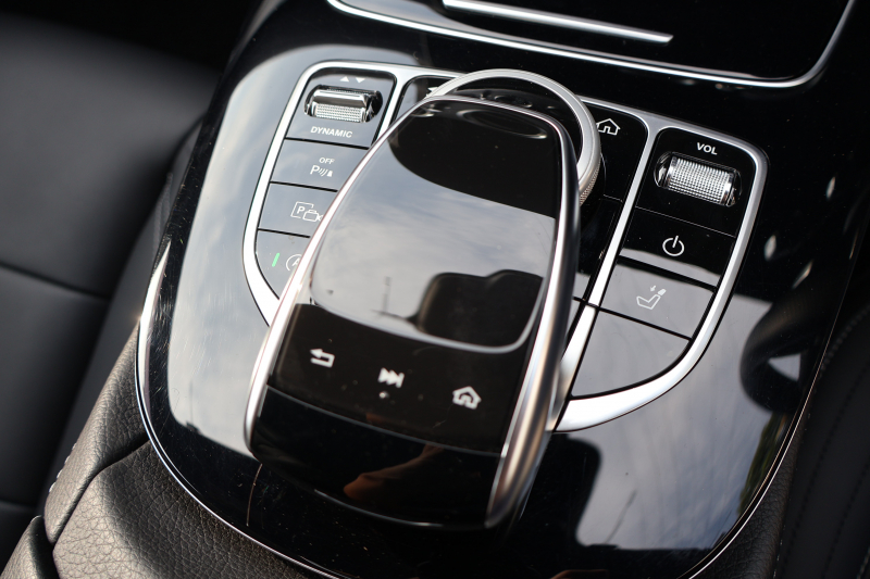 メルセデスベンツ Eクラス E250 ｽﾃｰｼｮﾝﾜｺﾞﾝ ｱﾊﾞﾝｷﾞｬﾙﾄﾞ ｽﾎﾟｰﾂ(本革仕様)　AMGｽﾀｲﾘﾝｸﾞPKG ﾚｰﾀﾞｰｾｰﾌﾃｨPKG ｴｱﾊﾞﾗﾝｽPKG ｷｰﾚｽGO 黒ﾅｯﾊﾟ革 ｼｰﾄﾋｰﾀｰ 純正ﾅﾋﾞ地ﾃﾞｼﾞ 360°ｶﾒﾗ Burmester Applecarplay 電動Rｹﾞｰﾄ HUD PTS AMG19ｲﾝﾁAW　2年保証