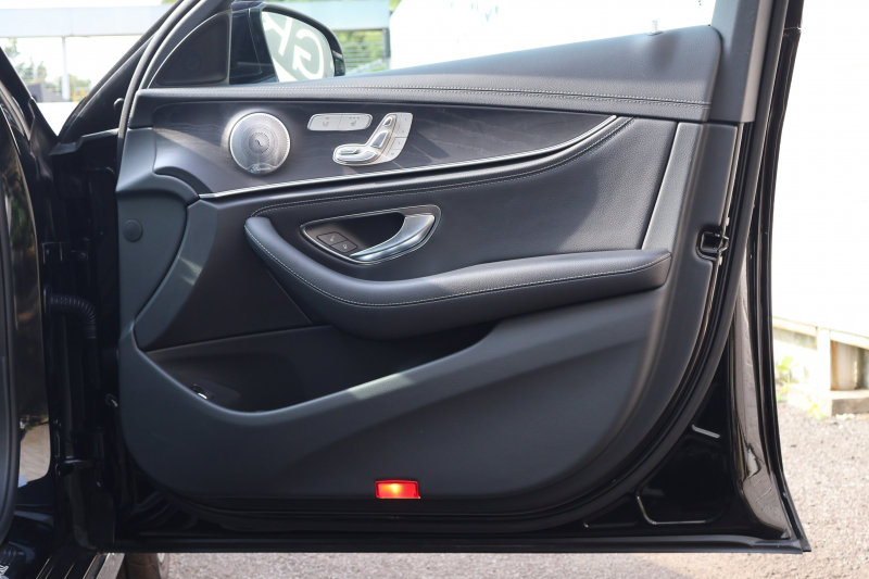 メルセデスベンツ Eクラス E250 ｽﾃｰｼｮﾝﾜｺﾞﾝ ｱﾊﾞﾝｷﾞｬﾙﾄﾞ ｽﾎﾟｰﾂ(本革仕様)　AMGｽﾀｲﾘﾝｸﾞPKG ﾚｰﾀﾞｰｾｰﾌﾃｨPKG ｴｱﾊﾞﾗﾝｽPKG ｷｰﾚｽGO 黒ﾅｯﾊﾟ革 ｼｰﾄﾋｰﾀｰ 純正ﾅﾋﾞ地ﾃﾞｼﾞ 360°ｶﾒﾗ Burmester Applecarplay 電動Rｹﾞｰﾄ HUD PTS AMG19ｲﾝﾁAW　2年保証