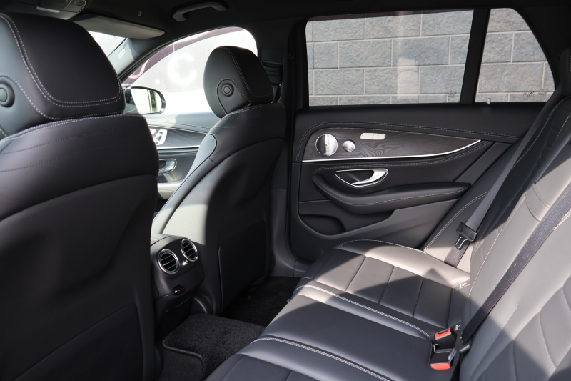 メルセデスベンツ Eクラス E250 ｽﾃｰｼｮﾝﾜｺﾞﾝ ｱﾊﾞﾝｷﾞｬﾙﾄﾞ ｽﾎﾟｰﾂ(本革仕様)　AMGｽﾀｲﾘﾝｸﾞPKG ﾚｰﾀﾞｰｾｰﾌﾃｨPKG ｴｱﾊﾞﾗﾝｽPKG ｷｰﾚｽGO 黒ﾅｯﾊﾟ革 ｼｰﾄﾋｰﾀｰ 純正ﾅﾋﾞ地ﾃﾞｼﾞ 360°ｶﾒﾗ Burmester Applecarplay 電動Rｹﾞｰﾄ HUD PTS AMG19ｲﾝﾁAW　2年保証