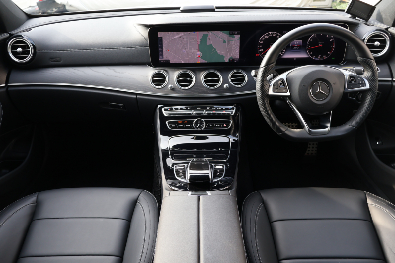 メルセデスベンツ Eクラス E250 ｽﾃｰｼｮﾝﾜｺﾞﾝ ｱﾊﾞﾝｷﾞｬﾙﾄﾞ ｽﾎﾟｰﾂ(本革仕様)　AMGｽﾀｲﾘﾝｸﾞPKG ﾚｰﾀﾞｰｾｰﾌﾃｨPKG ｴｱﾊﾞﾗﾝｽPKG ｷｰﾚｽGO 黒ﾅｯﾊﾟ革 ｼｰﾄﾋｰﾀｰ 純正ﾅﾋﾞ地ﾃﾞｼﾞ 360°ｶﾒﾗ Burmester Applecarplay 電動Rｹﾞｰﾄ HUD PTS AMG19ｲﾝﾁAW　2年保証