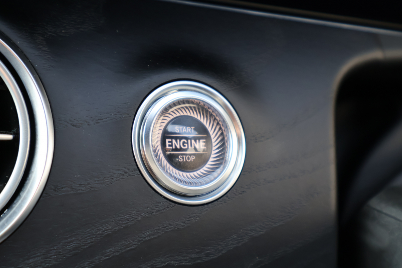 メルセデスベンツ Eクラス E250 ｽﾃｰｼｮﾝﾜｺﾞﾝ ｱﾊﾞﾝｷﾞｬﾙﾄﾞ ｽﾎﾟｰﾂ(本革仕様)　AMGｽﾀｲﾘﾝｸﾞPKG ﾚｰﾀﾞｰｾｰﾌﾃｨPKG ｴｱﾊﾞﾗﾝｽPKG ｷｰﾚｽGO 黒ﾅｯﾊﾟ革 ｼｰﾄﾋｰﾀｰ 純正ﾅﾋﾞ地ﾃﾞｼﾞ 360°ｶﾒﾗ Burmester Applecarplay 電動Rｹﾞｰﾄ HUD PTS AMG19ｲﾝﾁAW　2年保証