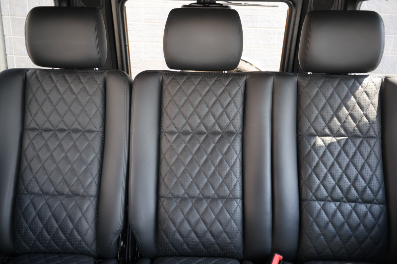 AMG Gクラス G63　右ﾊﾝﾄﾞﾙ designoｴｸｽｸﾙｰｼﾌﾞｲﾝﾃﾘｱPKG ﾃﾞｨｽﾄﾛﾆｯｸ&BSM 7AT SR designo黒革ｼｰﾄ ｼｰﾄﾋｰﾀｰ ﾍﾞﾝﾁﾚｰﾀｰ 純正8ｲﾝﾁﾜｲﾄﾞﾅﾋﾞ地ﾃﾞｼﾞ harman/kardonｻﾗｳﾝﾄﾞ Bﾓﾆﾀｰ AppleCarPlay PTS ｷｾﾉﾝﾗｲﾄ ﾜｲﾄﾞｽﾍﾟｰｻｰ AMG20ｲﾝﾁAW　2年保証