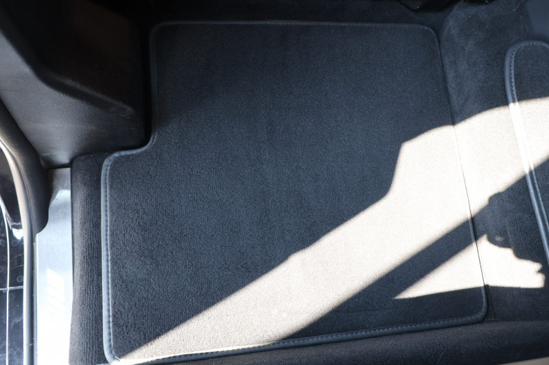 AMG Gクラス G63　右ﾊﾝﾄﾞﾙ designoｴｸｽｸﾙｰｼﾌﾞｲﾝﾃﾘｱPKG ﾃﾞｨｽﾄﾛﾆｯｸ&BSM 7AT SR designo黒革ｼｰﾄ ｼｰﾄﾋｰﾀｰ ﾍﾞﾝﾁﾚｰﾀｰ 純正8ｲﾝﾁﾜｲﾄﾞﾅﾋﾞ地ﾃﾞｼﾞ harman/kardonｻﾗｳﾝﾄﾞ Bﾓﾆﾀｰ AppleCarPlay PTS ｷｾﾉﾝﾗｲﾄ ﾜｲﾄﾞｽﾍﾟｰｻｰ AMG20ｲﾝﾁAW　2年保証