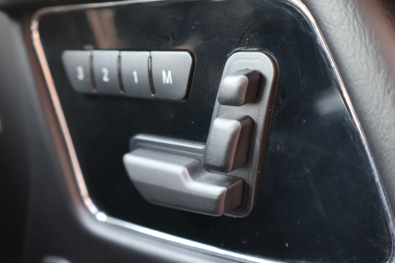 AMG Gクラス G63　右ﾊﾝﾄﾞﾙ designoｴｸｽｸﾙｰｼﾌﾞｲﾝﾃﾘｱPKG ﾃﾞｨｽﾄﾛﾆｯｸ&BSM 7AT SR designo黒革ｼｰﾄ ｼｰﾄﾋｰﾀｰ ﾍﾞﾝﾁﾚｰﾀｰ 純正8ｲﾝﾁﾜｲﾄﾞﾅﾋﾞ地ﾃﾞｼﾞ harman/kardonｻﾗｳﾝﾄﾞ Bﾓﾆﾀｰ AppleCarPlay PTS ｷｾﾉﾝﾗｲﾄ ﾜｲﾄﾞｽﾍﾟｰｻｰ AMG20ｲﾝﾁAW　2年保証