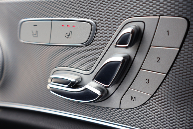 メルセデスベンツ Eクラス E200 AVG　ﾚｻﾞｰPKG ﾚｰﾀﾞｰｾｰﾌﾃｨPKG ｴｱﾊﾞﾗﾝｽPKG 黒革 全席ｼｰﾄﾋｰﾀｰ 純正12.3ｲﾝﾁﾅﾋﾞ地ﾃﾞｼﾞ 360°ｶﾒﾗ Burmesterｻﾗｳﾝﾄﾞ Applecarplay Android Auto 電動Rｹﾞｰﾄ PTS LEDﾍｯﾄﾞ ｱﾅﾛｸﾞ時計 純正17AW　2年保証