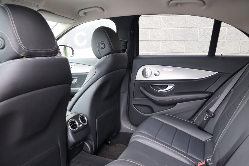 メルセデスベンツ Eクラス E200 AVG　ﾚｻﾞｰPKG ﾚｰﾀﾞｰｾｰﾌﾃｨPKG ｴｱﾊﾞﾗﾝｽPKG 黒革 全席ｼｰﾄﾋｰﾀｰ 純正12.3ｲﾝﾁﾅﾋﾞ地ﾃﾞｼﾞ 360°ｶﾒﾗ Burmesterｻﾗｳﾝﾄﾞ Applecarplay Android Auto 電動Rｹﾞｰﾄ PTS LEDﾍｯﾄﾞ ｱﾅﾛｸﾞ時計 純正17AW　2年保証