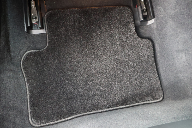 メルセデスベンツ Eクラス E200 AVG　ﾚｻﾞｰPKG ﾚｰﾀﾞｰｾｰﾌﾃｨPKG ｴｱﾊﾞﾗﾝｽPKG 黒革 全席ｼｰﾄﾋｰﾀｰ 純正12.3ｲﾝﾁﾅﾋﾞ地ﾃﾞｼﾞ 360°ｶﾒﾗ Burmesterｻﾗｳﾝﾄﾞ Applecarplay Android Auto 電動Rｹﾞｰﾄ PTS LEDﾍｯﾄﾞ ｱﾅﾛｸﾞ時計 純正17AW　2年保証