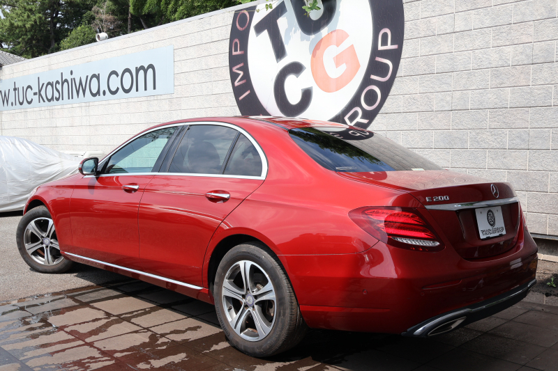 メルセデスベンツ Eクラス E200 AVG　ﾚｻﾞｰPKG ﾚｰﾀﾞｰｾｰﾌﾃｨPKG ｴｱﾊﾞﾗﾝｽPKG 黒革 全席ｼｰﾄﾋｰﾀｰ 純正12.3ｲﾝﾁﾅﾋﾞ地ﾃﾞｼﾞ 360°ｶﾒﾗ Burmesterｻﾗｳﾝﾄﾞ Applecarplay Android Auto 電動Rｹﾞｰﾄ PTS LEDﾍｯﾄﾞ ｱﾅﾛｸﾞ時計 純正17AW　2年保証