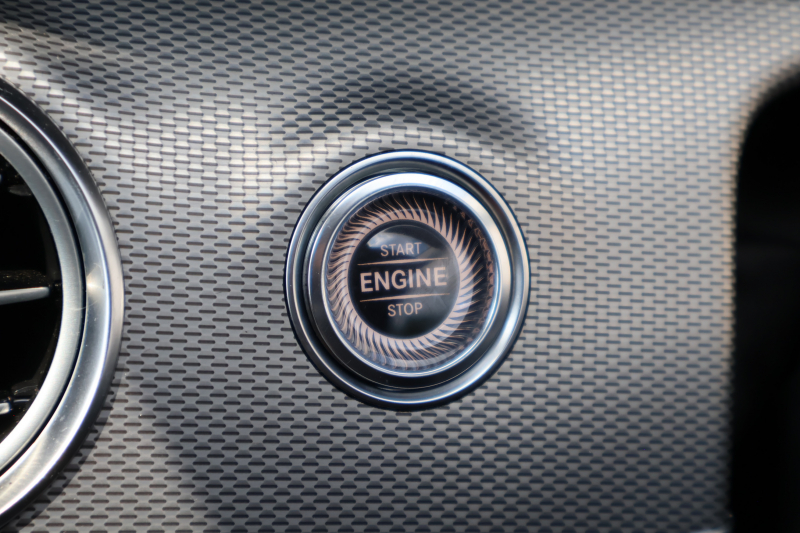 メルセデスベンツ Eクラス E200 AVG　ﾚｻﾞｰPKG ﾚｰﾀﾞｰｾｰﾌﾃｨPKG ｴｱﾊﾞﾗﾝｽPKG 黒革 全席ｼｰﾄﾋｰﾀｰ 純正12.3ｲﾝﾁﾅﾋﾞ地ﾃﾞｼﾞ 360°ｶﾒﾗ Burmesterｻﾗｳﾝﾄﾞ Applecarplay Android Auto 電動Rｹﾞｰﾄ PTS LEDﾍｯﾄﾞ ｱﾅﾛｸﾞ時計 純正17AW　2年保証