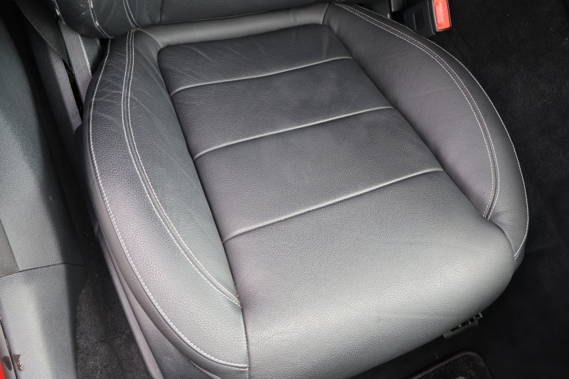 メルセデスベンツ Eクラス E200 AVG　ﾚｻﾞｰPKG ﾚｰﾀﾞｰｾｰﾌﾃｨPKG ｴｱﾊﾞﾗﾝｽPKG 黒革 全席ｼｰﾄﾋｰﾀｰ 純正12.3ｲﾝﾁﾅﾋﾞ地ﾃﾞｼﾞ 360°ｶﾒﾗ Burmesterｻﾗｳﾝﾄﾞ Applecarplay Android Auto 電動Rｹﾞｰﾄ PTS LEDﾍｯﾄﾞ ｱﾅﾛｸﾞ時計 純正17AW　2年保証