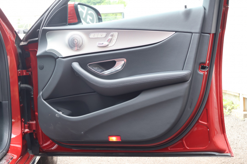 メルセデスベンツ Eクラス E200 AVG　ﾚｻﾞｰPKG ﾚｰﾀﾞｰｾｰﾌﾃｨPKG ｴｱﾊﾞﾗﾝｽPKG 黒革 全席ｼｰﾄﾋｰﾀｰ 純正12.3ｲﾝﾁﾅﾋﾞ地ﾃﾞｼﾞ 360°ｶﾒﾗ Burmesterｻﾗｳﾝﾄﾞ Applecarplay Android Auto 電動Rｹﾞｰﾄ PTS LEDﾍｯﾄﾞ ｱﾅﾛｸﾞ時計 純正17AW　2年保証