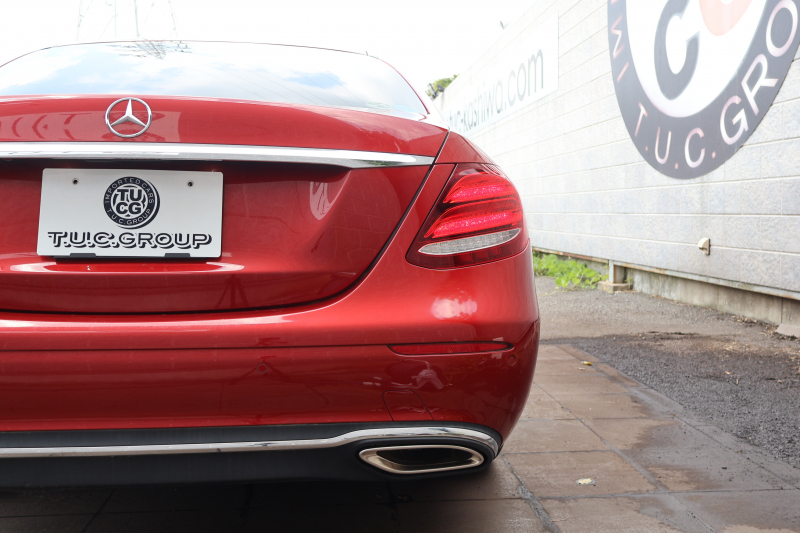 メルセデスベンツ Eクラス E200 AVG　ﾚｻﾞｰPKG ﾚｰﾀﾞｰｾｰﾌﾃｨPKG ｴｱﾊﾞﾗﾝｽPKG 黒革 全席ｼｰﾄﾋｰﾀｰ 純正12.3ｲﾝﾁﾅﾋﾞ地ﾃﾞｼﾞ 360°ｶﾒﾗ Burmesterｻﾗｳﾝﾄﾞ Applecarplay Android Auto 電動Rｹﾞｰﾄ PTS LEDﾍｯﾄﾞ ｱﾅﾛｸﾞ時計 純正17AW　2年保証