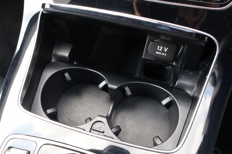 メルセデスベンツ Eクラス E200 AVG　ﾚｻﾞｰPKG ﾚｰﾀﾞｰｾｰﾌﾃｨPKG ｴｱﾊﾞﾗﾝｽPKG 黒革 全席ｼｰﾄﾋｰﾀｰ 純正12.3ｲﾝﾁﾅﾋﾞ地ﾃﾞｼﾞ 360°ｶﾒﾗ Burmesterｻﾗｳﾝﾄﾞ Applecarplay Android Auto 電動Rｹﾞｰﾄ PTS LEDﾍｯﾄﾞ ｱﾅﾛｸﾞ時計 純正17AW　2年保証