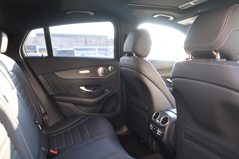 メルセデスベンツ GLCクーペ GLC300 4MATIC ｸｰﾍﾟ AMGﾗｲﾝ　後期型 ﾚｻﾞｰｴｸｽｸﾙｰｼﾌﾞPKG ﾚｰﾀﾞｰｾｰﾌﾃｨPKG ｴｱﾊﾞﾗﾝｽPKG ｶﾞﾗｽSR 黒革 ｼｰﾄﾋｰﾀ ﾍﾞﾝﾁﾚｰﾀ 純正10.25ｲﾝﾁﾅﾋﾞ地ﾃﾞｼﾞ ｺｯｸﾋﾟｯﾄDisp 360°ｶﾒﾗ Burmester 電動Rｹﾞｰﾄ HUD AMG20ｲﾝﾁAW　2年保証