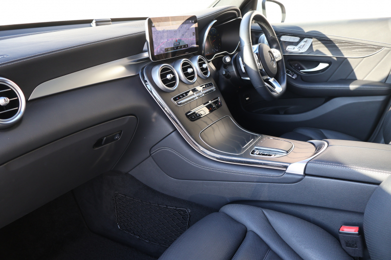 メルセデスベンツ GLCクーペ GLC300 4MATIC ｸｰﾍﾟ AMGﾗｲﾝ　後期型 ﾚｻﾞｰｴｸｽｸﾙｰｼﾌﾞPKG ﾚｰﾀﾞｰｾｰﾌﾃｨPKG ｴｱﾊﾞﾗﾝｽPKG ｶﾞﾗｽSR 黒革 ｼｰﾄﾋｰﾀ ﾍﾞﾝﾁﾚｰﾀ 純正10.25ｲﾝﾁﾅﾋﾞ地ﾃﾞｼﾞ ｺｯｸﾋﾟｯﾄDisp 360°ｶﾒﾗ Burmester 電動Rｹﾞｰﾄ HUD AMG20ｲﾝﾁAW　2年保証