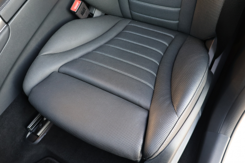 メルセデスベンツ GLCクーペ GLC300 4MATIC ｸｰﾍﾟ AMGﾗｲﾝ　後期型 ﾚｻﾞｰｴｸｽｸﾙｰｼﾌﾞPKG ﾚｰﾀﾞｰｾｰﾌﾃｨPKG ｴｱﾊﾞﾗﾝｽPKG ｶﾞﾗｽSR 黒革 ｼｰﾄﾋｰﾀ ﾍﾞﾝﾁﾚｰﾀ 純正10.25ｲﾝﾁﾅﾋﾞ地ﾃﾞｼﾞ ｺｯｸﾋﾟｯﾄDisp 360°ｶﾒﾗ Burmester 電動Rｹﾞｰﾄ HUD AMG20ｲﾝﾁAW　2年保証