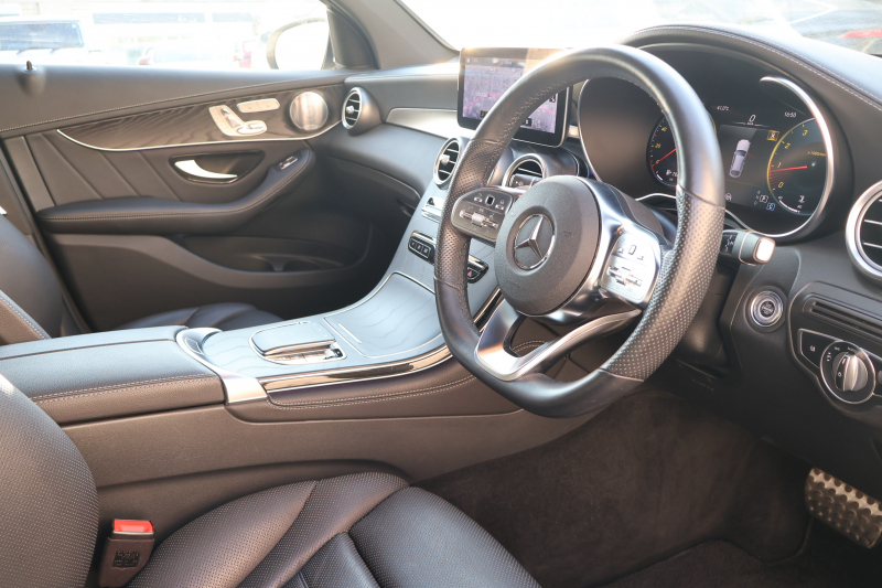メルセデスベンツ GLCクーペ GLC300 4MATIC ｸｰﾍﾟ AMGﾗｲﾝ　後期型 ﾚｻﾞｰｴｸｽｸﾙｰｼﾌﾞPKG ﾚｰﾀﾞｰｾｰﾌﾃｨPKG ｴｱﾊﾞﾗﾝｽPKG ｶﾞﾗｽSR 黒革 ｼｰﾄﾋｰﾀ ﾍﾞﾝﾁﾚｰﾀ 純正10.25ｲﾝﾁﾅﾋﾞ地ﾃﾞｼﾞ ｺｯｸﾋﾟｯﾄDisp 360°ｶﾒﾗ Burmester 電動Rｹﾞｰﾄ HUD AMG20ｲﾝﾁAW　2年保証