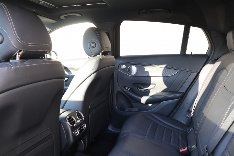 メルセデスベンツ GLCクーペ GLC300 4MATIC ｸｰﾍﾟ AMGﾗｲﾝ　後期型 ﾚｻﾞｰｴｸｽｸﾙｰｼﾌﾞPKG ﾚｰﾀﾞｰｾｰﾌﾃｨPKG ｴｱﾊﾞﾗﾝｽPKG ｶﾞﾗｽSR 黒革 ｼｰﾄﾋｰﾀ ﾍﾞﾝﾁﾚｰﾀ 純正10.25ｲﾝﾁﾅﾋﾞ地ﾃﾞｼﾞ ｺｯｸﾋﾟｯﾄDisp 360°ｶﾒﾗ Burmester 電動Rｹﾞｰﾄ HUD AMG20ｲﾝﾁAW　2年保証